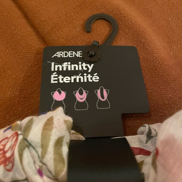 Scarf from Ardene - Picture 3 of 3